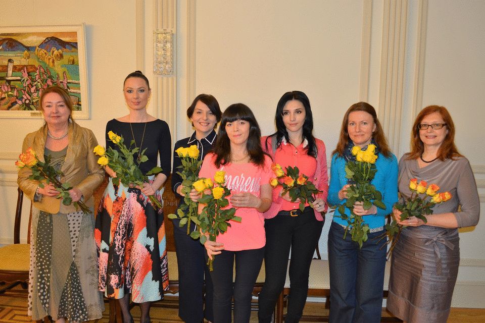 Привітання жіночої частини колективу Постійного представництва України при ООН зі святом Весни