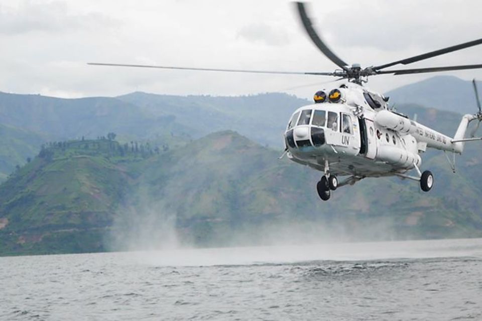 Українські миротворці Місії ООН зі стабілізації в ДР Конго здійснили тренування рятувальної операції шляхом десантування з вертольота на воду